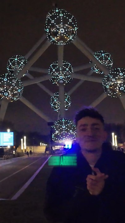 Nouvel an avec Freeze Corleone, Gazo, Werenoi, Zola, Vald… vlog disponible sur YouTube 🎥  Merci à ceux qui donnent de la force 💚