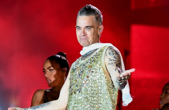 Robbie Williams gives back to Melbourne with free concert