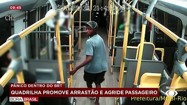 Quadrilha faz arrastão com armas e facas dentro de ônibus do BRT no RJ