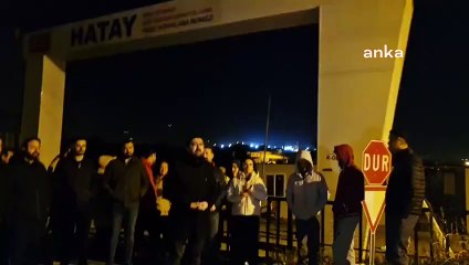 Hatay’da konteynerda kalan öğretmenler, elektrik kesintisini protesto etti