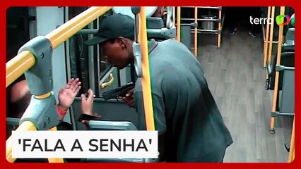 Criminosos pedem senha de celular para passageiros durante arrastão no Rio
