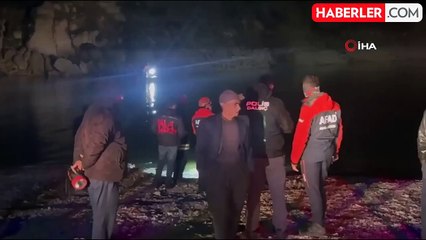 Adıyaman'da Balıkçı Teknesi Alabora Oldu, İki Kişi Kurtarıldı