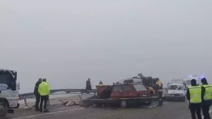 Kırşehir’de 3 aracın karıştığı kazada ölü ve yaralılar var