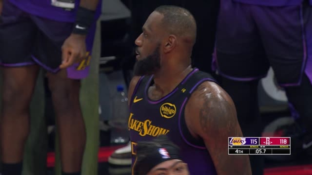 Rockets hang on late to beat Lakers
