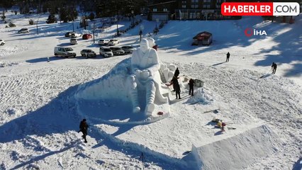 Sarıkamış'ta Kardan Şehit Asker Heykelleri Tamamlandı