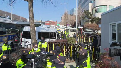 이 시간 체포영장 집행 상황은? / YTN