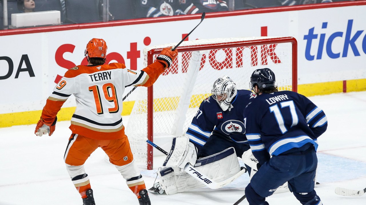 Anaheim jubelt: Erst wird das Tor verschoben, dann fällt der Overtime-Winner