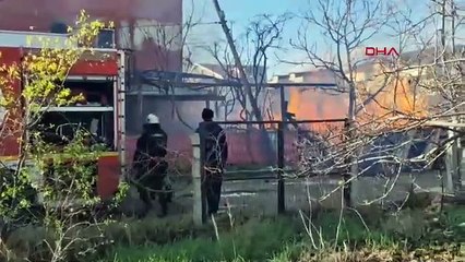 Pazar tezgahlarında başlayan yangın sokağı sardı