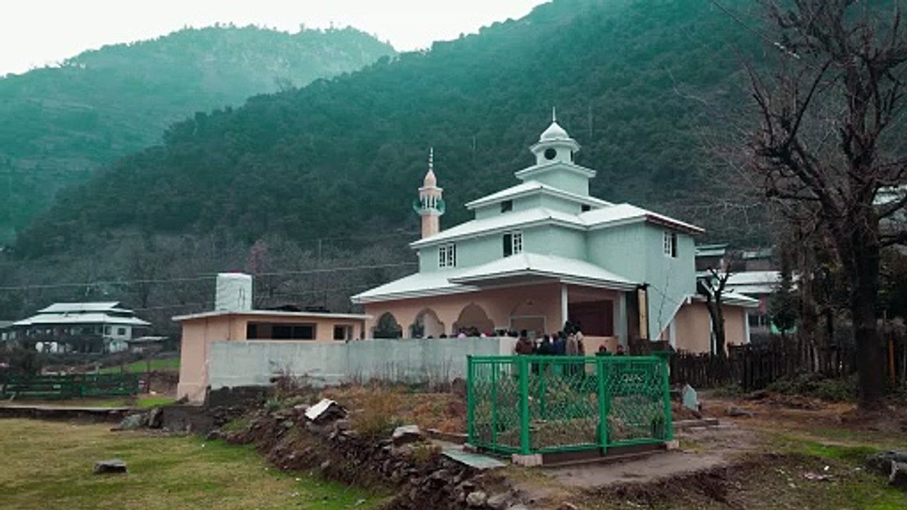 16089278-uhd_3840_2160_30fps