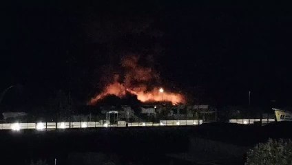 Incendio a Civitanova, il video dello chalet in fiamme