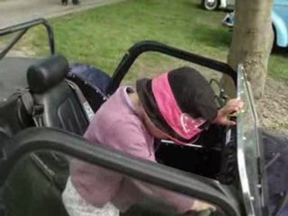 Camille joue dans la Caterham