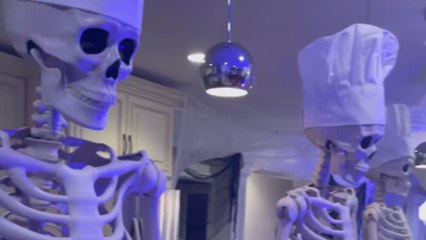 Dedicated Halloween fan transforms home into frighteningly festive party space