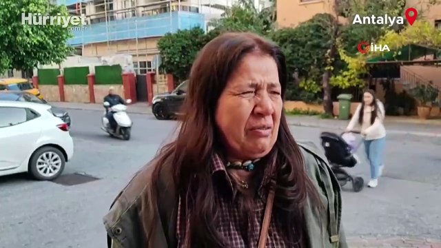 Antalya Alanya'daki deprem anı kamerada! Panikle kaçıştılar