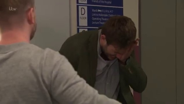 Emmerdale David Metcalfe Punches Jamie Tate 1st May 2019