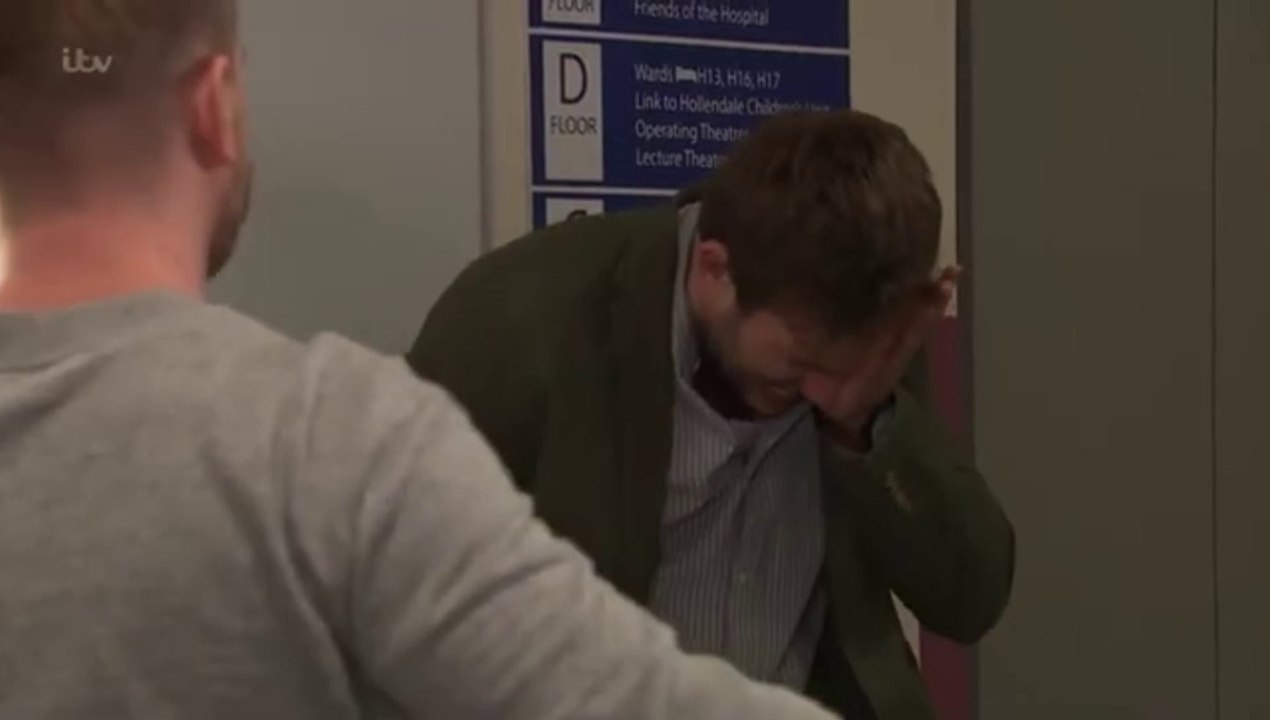 Emmerdale David Metcalfe Punches Jamie Tate 1st May 2019