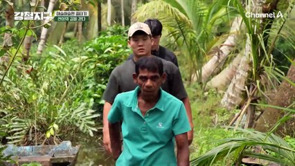 코코넛 껍질로 만든 '천상의 길', 그리고 천상의 길을 걷는 강철여행자들과 카메라 감독 ㅠㅠ