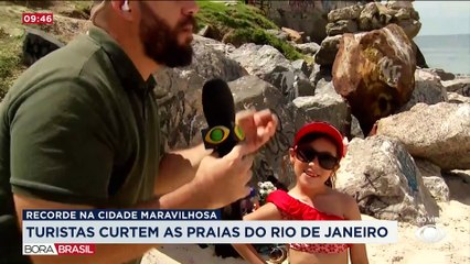 Turistas curtem praias do RJ mesmo após volta do feriado de Réveillon