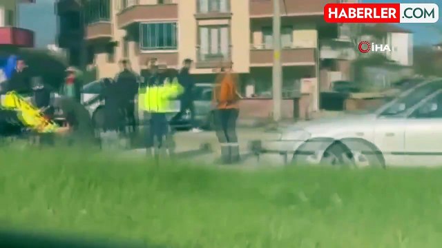 Minibüs Bisiklete Çarptı, Kaza Anı Güvenlik Kamerasında