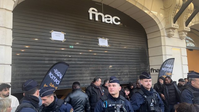 Affluence monstre, cohue... la braderie de la Fnac sur les Champs-Élysées dégénère