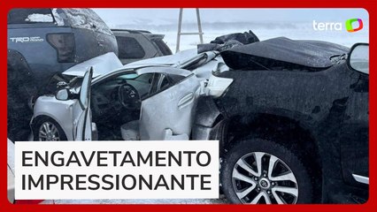 Mau tempo causa engavetamento com 95 veículos no Cazaquistão