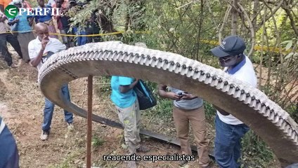 "Anel gigante cai no Quênia, universitários planejam emboscada e Gypsy-Rose anuncia nascimento da filha"