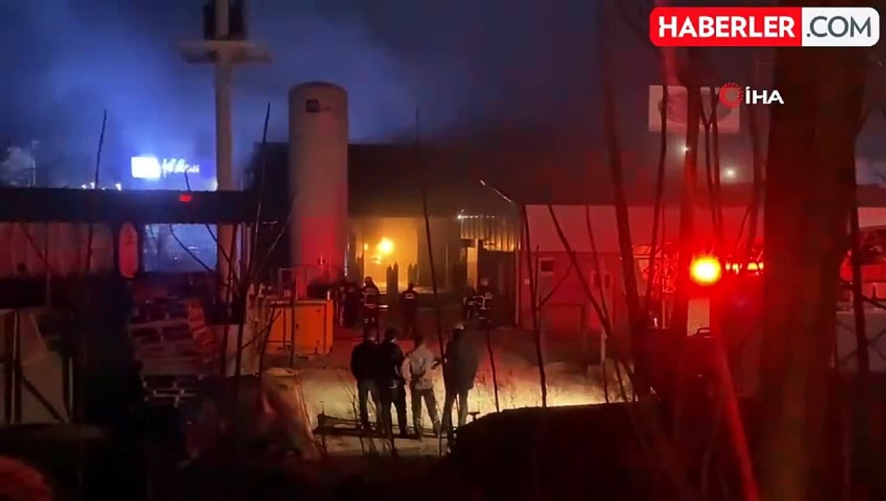 Gaz Dolum Tesisinde Yangın: Tüpler Alev Alev Yandı