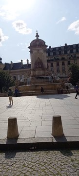 Paris, Capital of France, is a Beautiful European City #france #paristour #pariscity #travel (4)