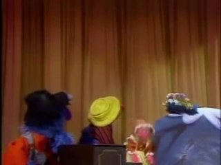 Sesame Street - "She'll Be Comin' Round the Mountain" pageant (Cute Cut Movie Version)