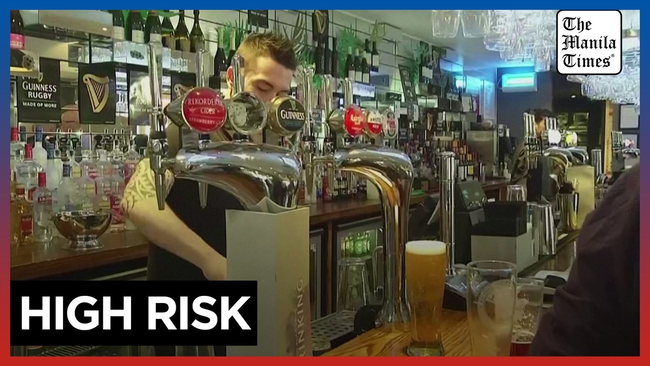 US surgeon general urges cancer warnings for alcoholic drinks