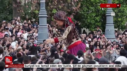 Suriyeli kızı temsil eden dev kukla, Şili’de göçmen çocukların sesi oldu