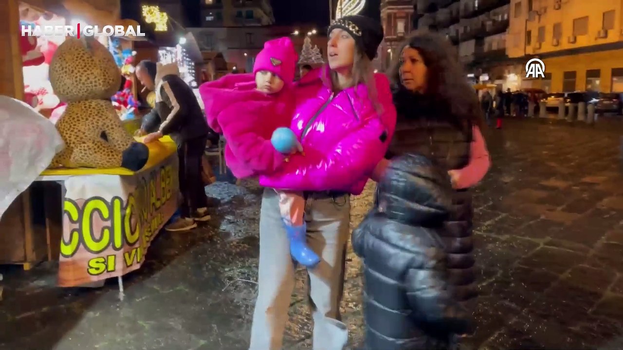 İtalya'nın Napoli kentinde yeni bir köy açıldı