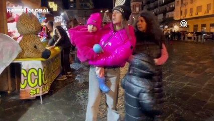 İtalya'nın Napoli kentinde yeni bir köy açıldı