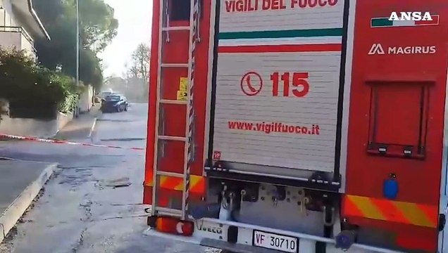 Incidente stradale ad Ancona, due morti e fuga di gas