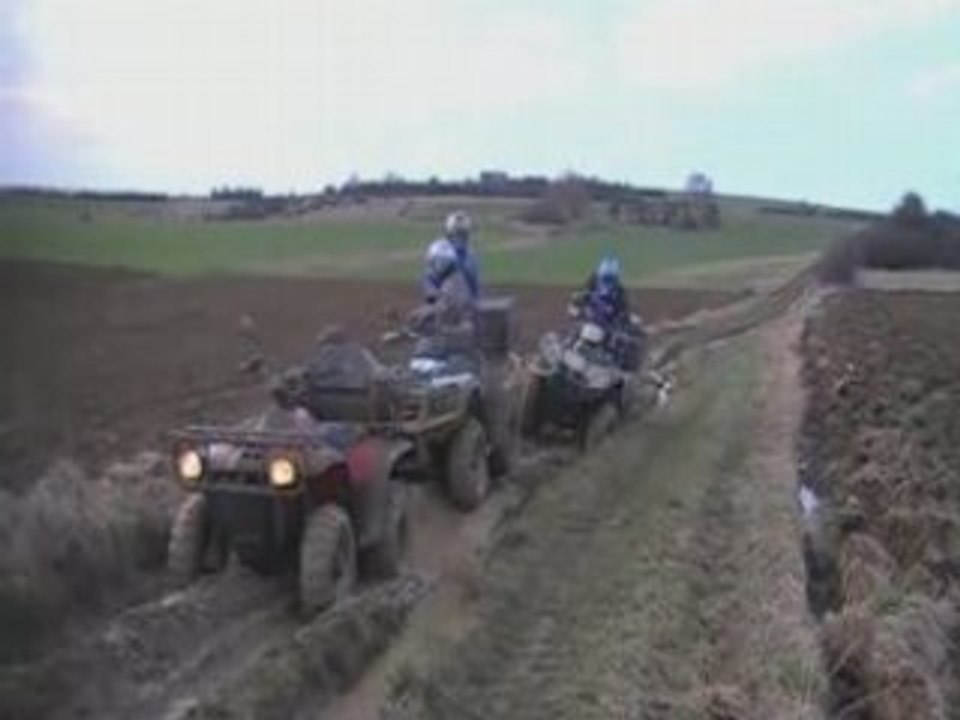 Petite balade en quad après la pluie