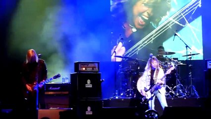 Suzi Quatro - 15 Minutes of Fame