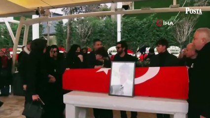 Ferdi Tayfur'un tabutu başında küfürlü tartışma!