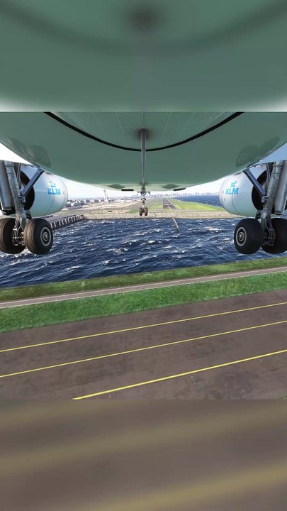 Dangerous Touchdown KLM A320neo at Tokyo International Airport (HND), Tokyo, Japan #flights #fly #flightlovers #Canada #USA #Japan  #aviation #flying #FlyingLovers #aviationlovers