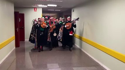 La Tuna de la ULE visita el Hospital de León