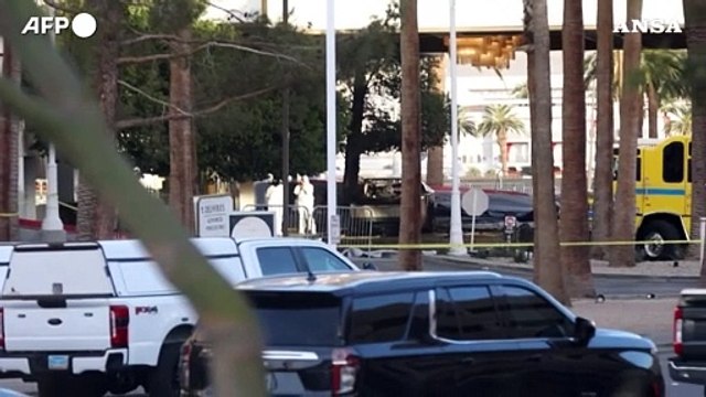 Las Vegas, la polizia indaga sull'esplosione di una Tesla davanti al Trump Hotel