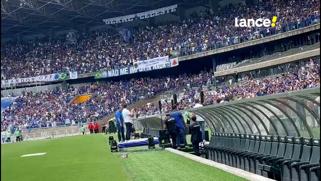 Dudu é apresentado pelo Cruzeiro no Mineirão