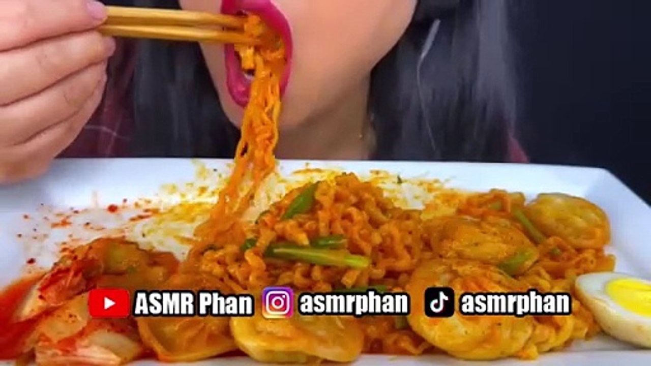 ASMR CHEESY SPICY NOODLES, DUMPLINGS, BOILED EGG & KIMCHI | MUKBANG | EATING SOUNDS | ASMR PHAN