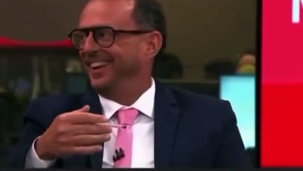 Apresentadores da GloboNews caem na risada ao noticiar caso sobre vaso sanitário de ex-vereadora