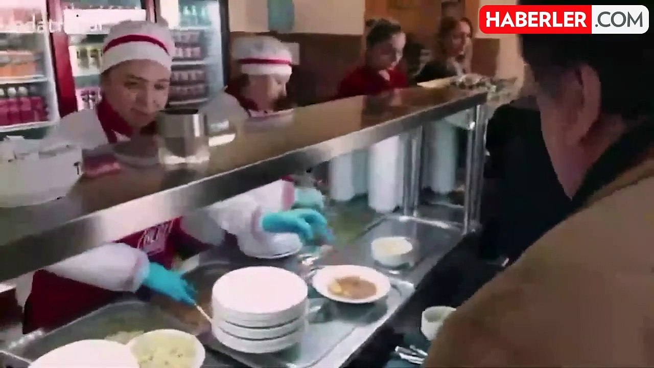 Vedat Milor, Kent Lokantası'nda yediği yemeği değerlendirdi