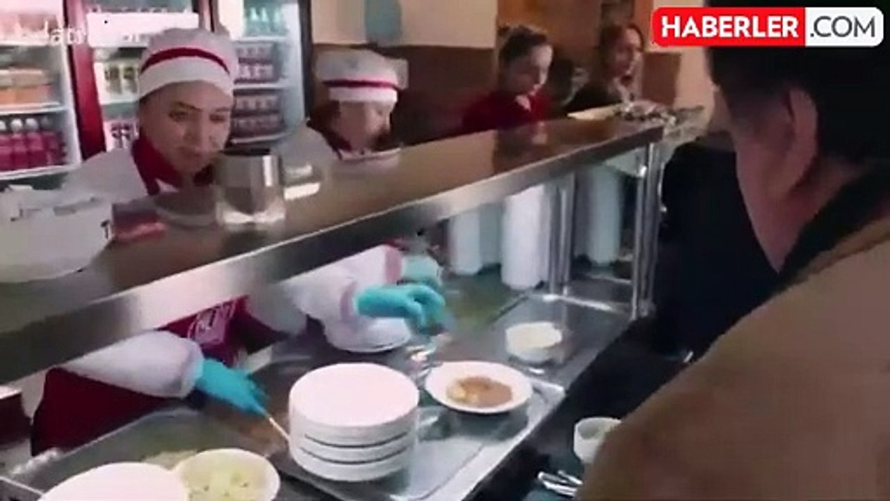 Vedat Milor, Kent Lokantası'nda yediği yemeği değerlendirdi