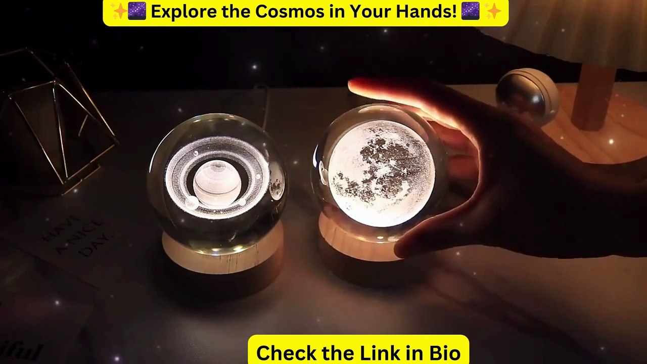 ✨🌌 Explore the Cosmos in Your Hands! 🌌 ✨ 6/8cm 3D Crystal Ball Astronomy Solar System Planets Moon Astronaut USB LED Night Light Balls Snow Glass Globe Home Decoration