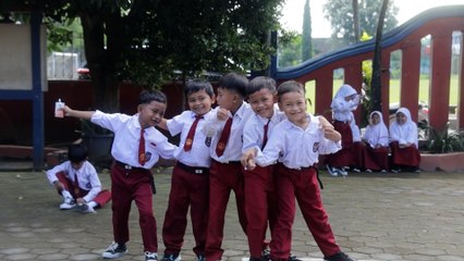 Senyum Lebar Siswa SD di Boyolali Nikmati Makan Bergizi Gratis: Bisa Hemat Uang