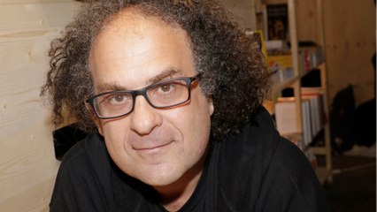 GALA VIDEO - Laurent Karila méconnaissable : le psychiatre de Ça commence aujourd’hui se dévoile avec les cheveux courts