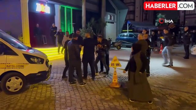 Eğlence Mekanı Önünde Silahlı Kavga: Kadın Yaralandı