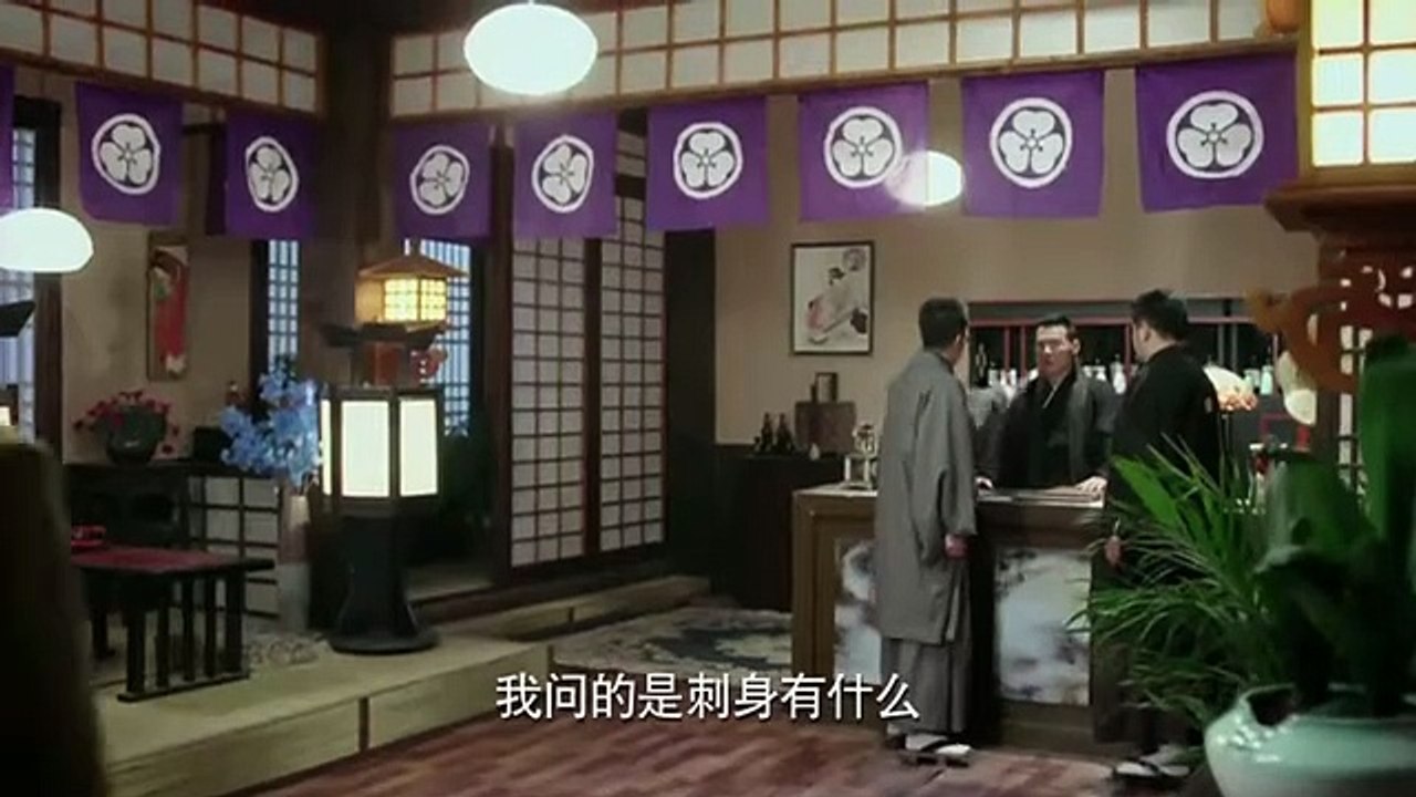 ナイフを振り回す強盗はその男がカンフーの達人だということを全く知らない - The Knife-Wielding Robber Has No Idea the Man Is a Kung Fu Master