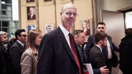 Le ministre Éric Lombard à Bercy : une attente des socialistes face au budget 2025